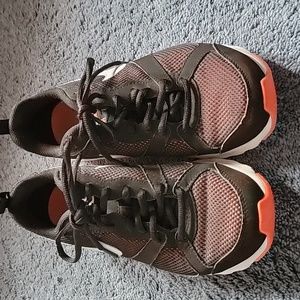 Nike Air women's 8.5 black and orange running shoes.